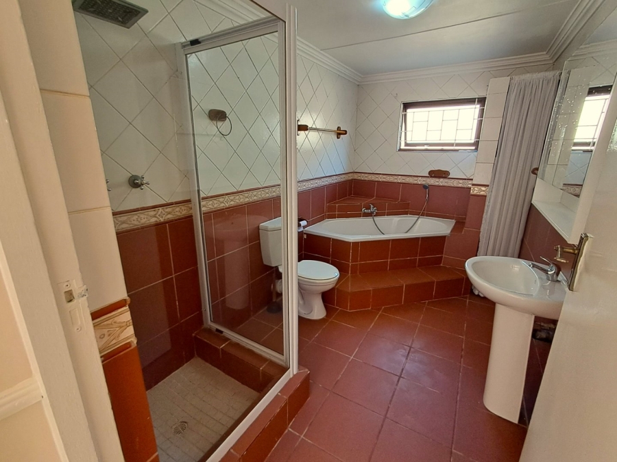 4 Bedroom Property for Sale in Bergsig Western Cape
